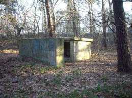 Voorkant bunker Veenstraat/ Molenschotsebaan