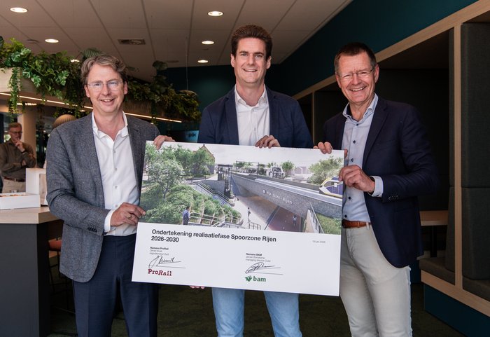 Wethouder Scheifes tijdens ondertekenmoment