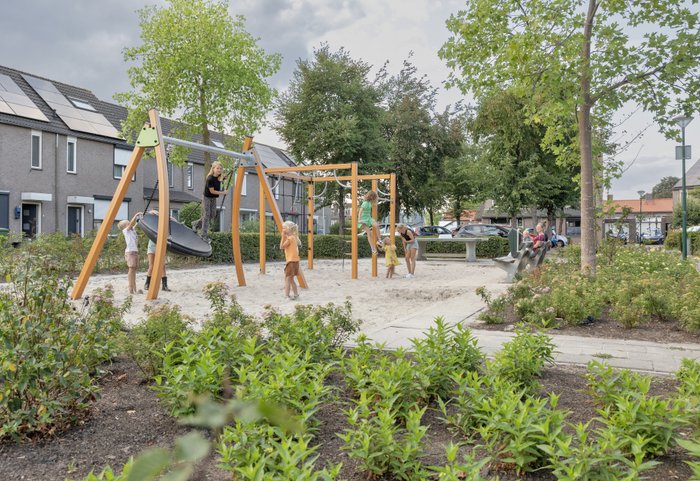schommel met kinderen