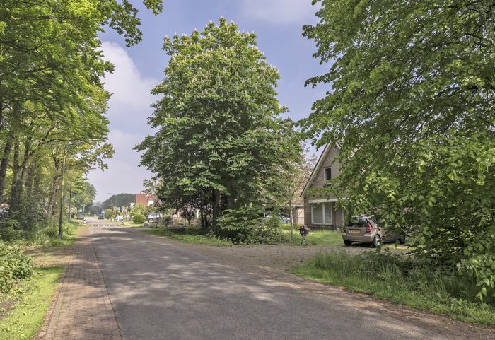 oude baan met huizen