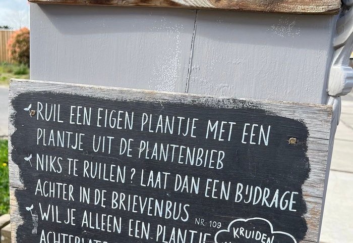 bord plantenbieb met regels