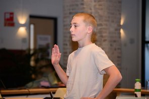 Jeugdlid legt eed af