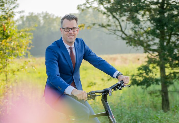 burgemeester fiets in buitengebied